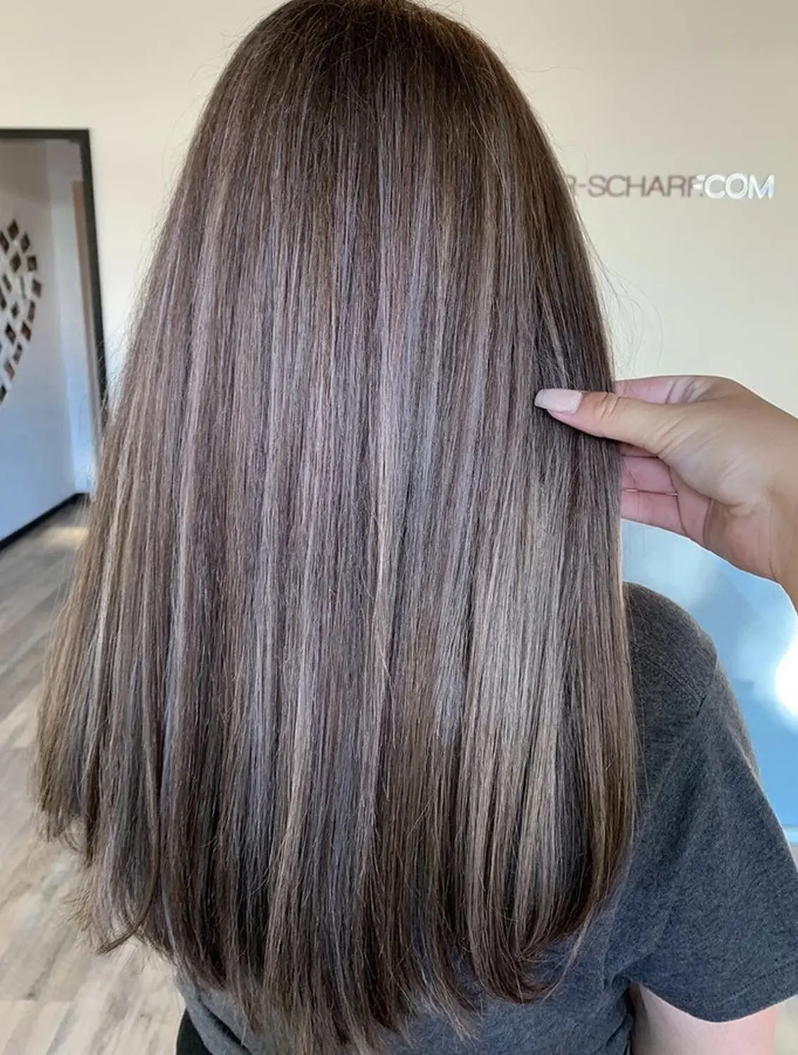 HAAR-SCHARF - Friseursalon - Haarfarbe, Haarglättung